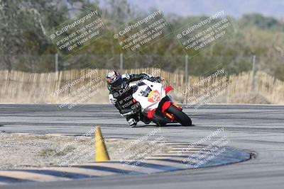 media/Dec-01-2025-Moto Forza (Mon) [[2daa91e15f]]/1-Advanced Group/Session 3 (Turn 3)/